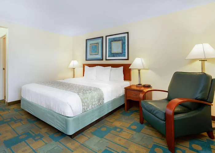 La Quinta By Wyndham Chicago 3*