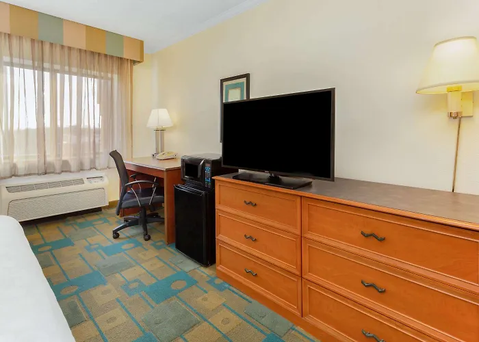 La Quinta By Wyndham Chicago Hotel 3*