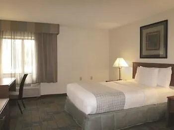 Hotel La Quinta By Wyndham Chicago Willowbrook