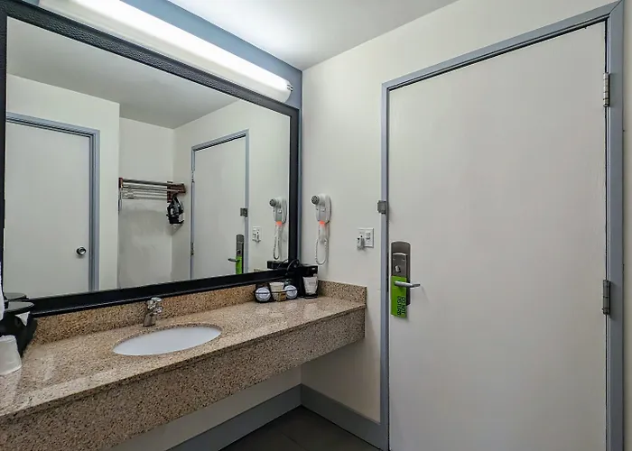 Hotel La Quinta By Wyndham Chicago Willowbrook