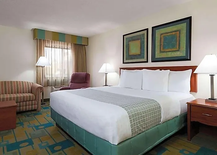Hotel La Quinta By Wyndham Chicago Willowbrook